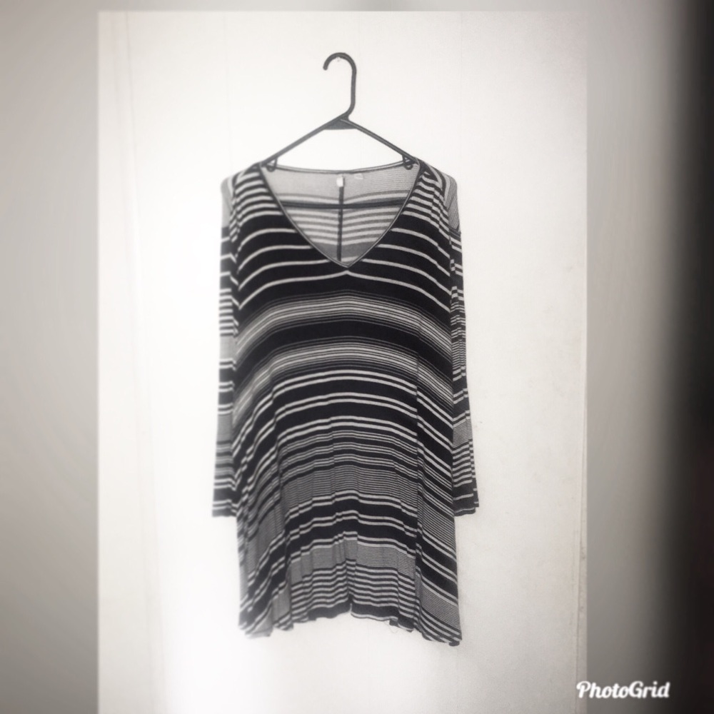 Black & White Stripe Top Long& Flowy